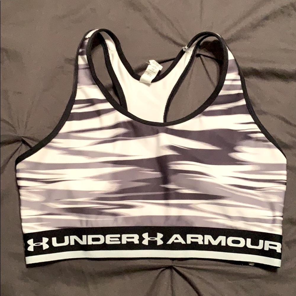 Under Armour Women’s Sports Bra, Size M